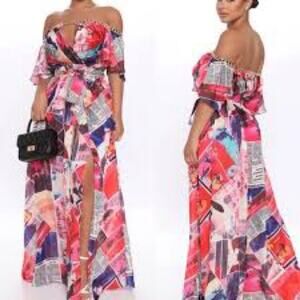 NWT $128 Latiste Medium Flowy Chain Newspaper print Maxi Dress Size M